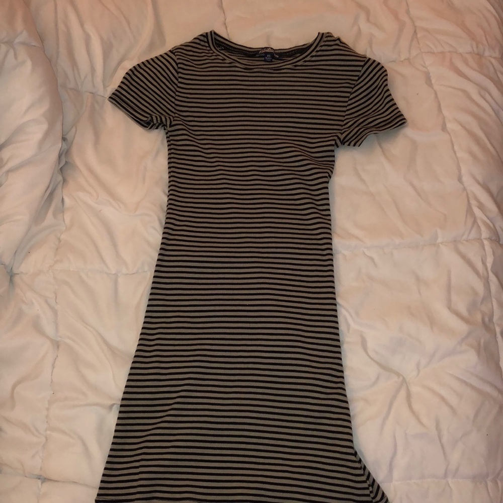 Fitted stripped T-shirt dress